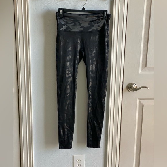 SPANX Faux Leather Camo Black Legging - Picture 5 of 6